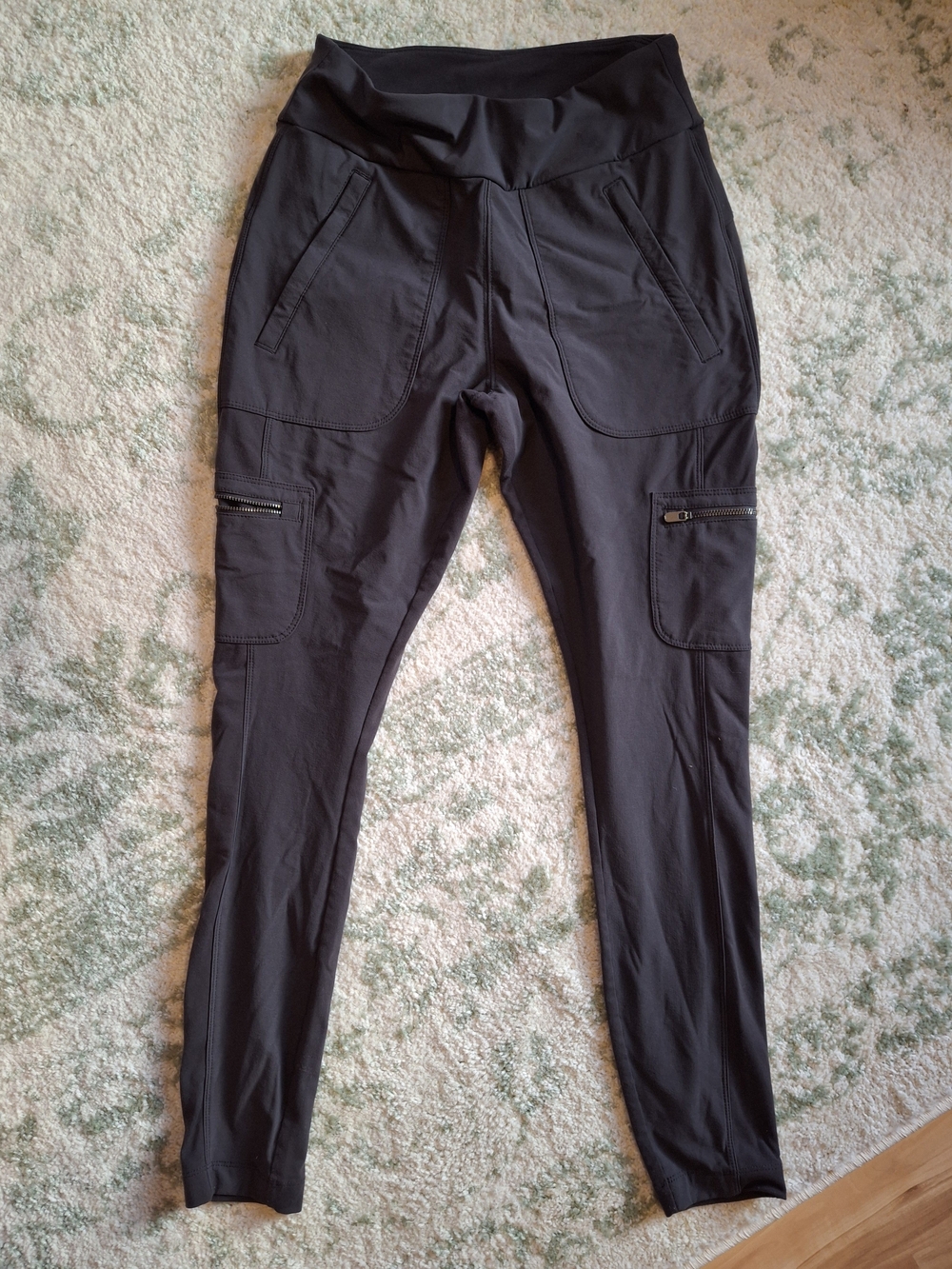 Athleta Black Stretch Cargo Pants with Zip Pockets
